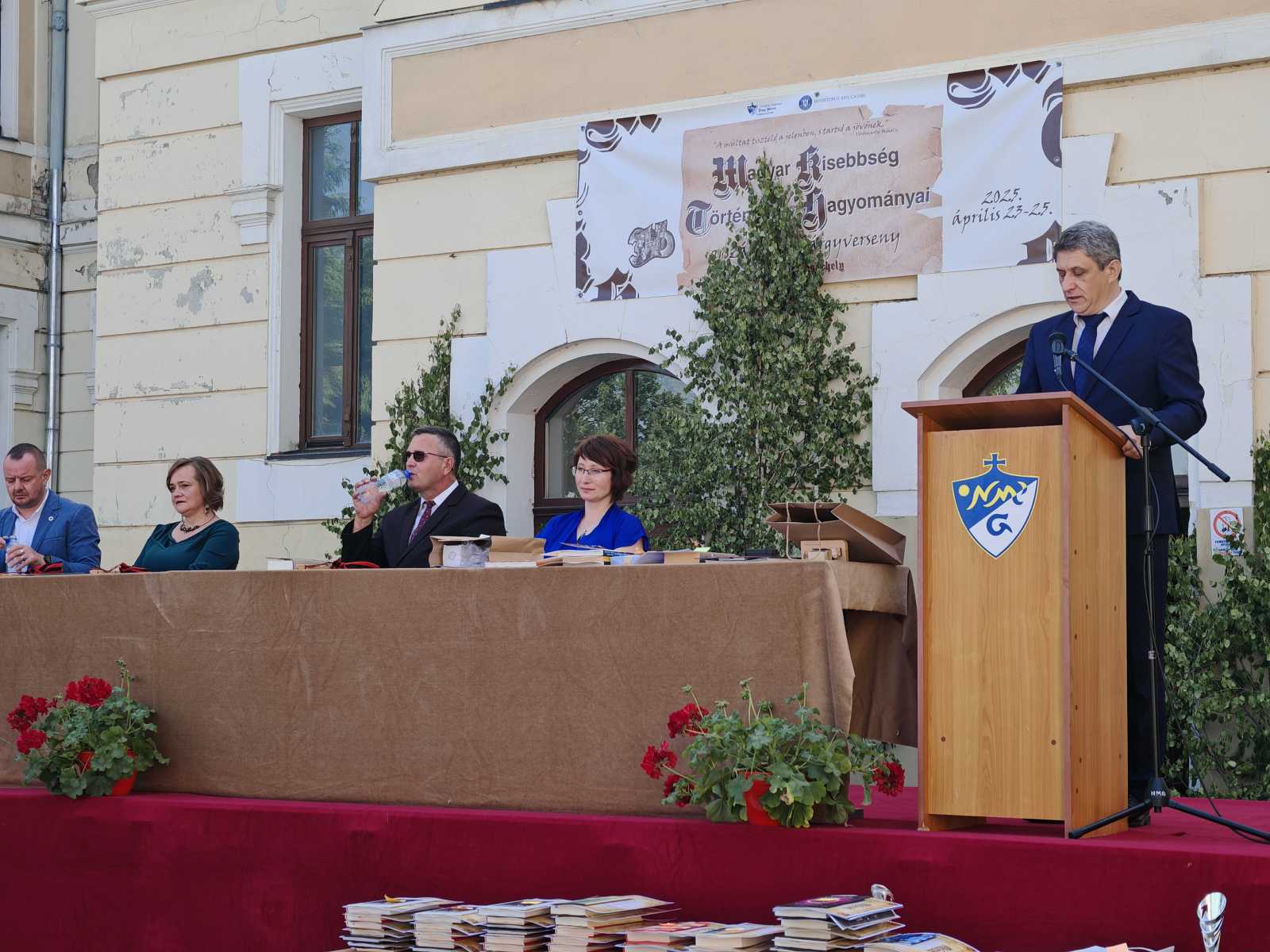 Bejan András az osztályoktól egyenként is búcsút vett