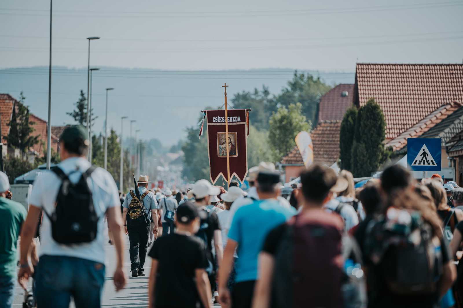 Hamarosan százezrek torokból egyszerre szólal meg az ima.