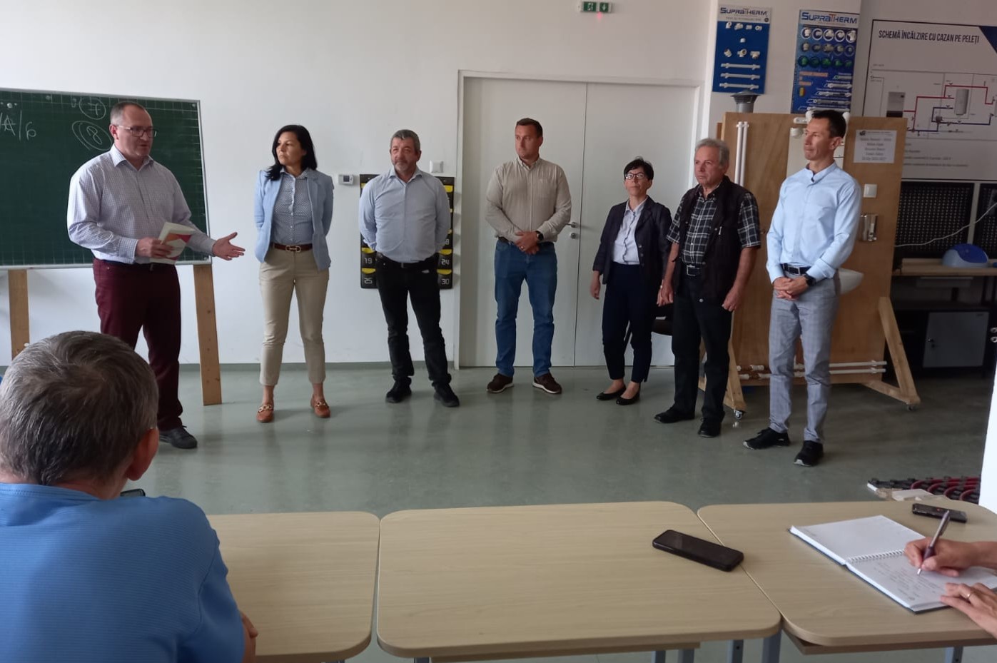 Korodi Attila polgármester, Sógor Enikő alpolgármester, Demeter Levente főtanfelügyelő, Both Gyárfás-Csaba igazgató, Sebestyén Kinga igazgató, Szén János igazgató és Mózes Csongor igazgató | A szerző felvétele