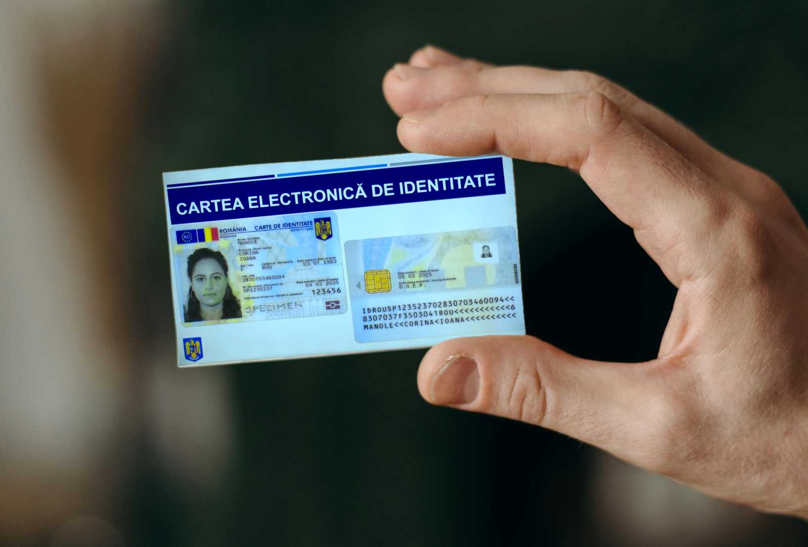 Az elektronikus személyigazolvány bankkártya méretű lesz | Illusztráció: Maszol