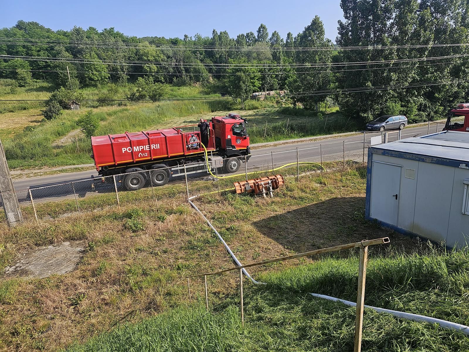 Vízszállítás az ökológiai katasztrófa által sújtott településekre | Fotó: Maros Megyei Prefektusi Hivatal