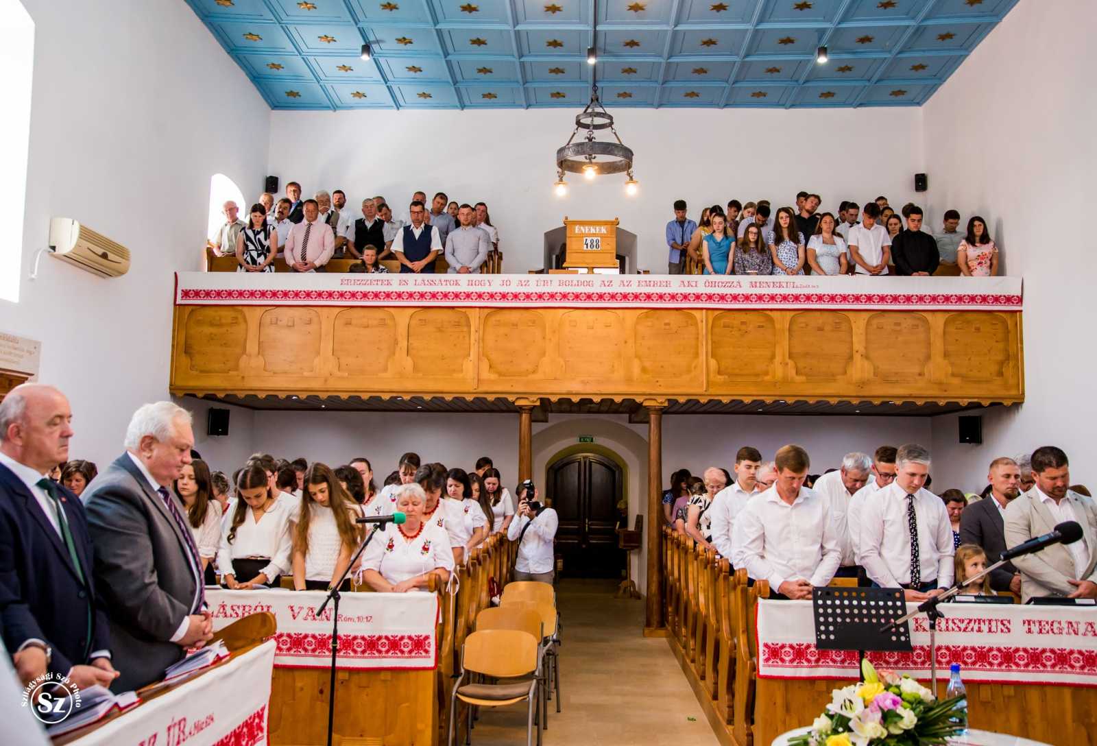 Ünnepi istentiszteleten vett részt a közösség | Fotó: Kulcsár Mária