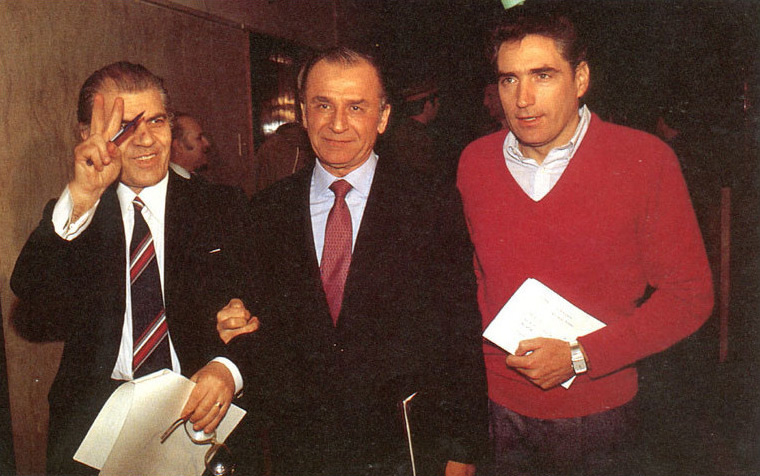 A Nemeti Megmentési Front vezetői 1989. december 23-án. Középen Iliescu, balra Dumitru Mazilu, jobbra Petre Roman | Fotó: Daniel Mazilu/Wikipédia
