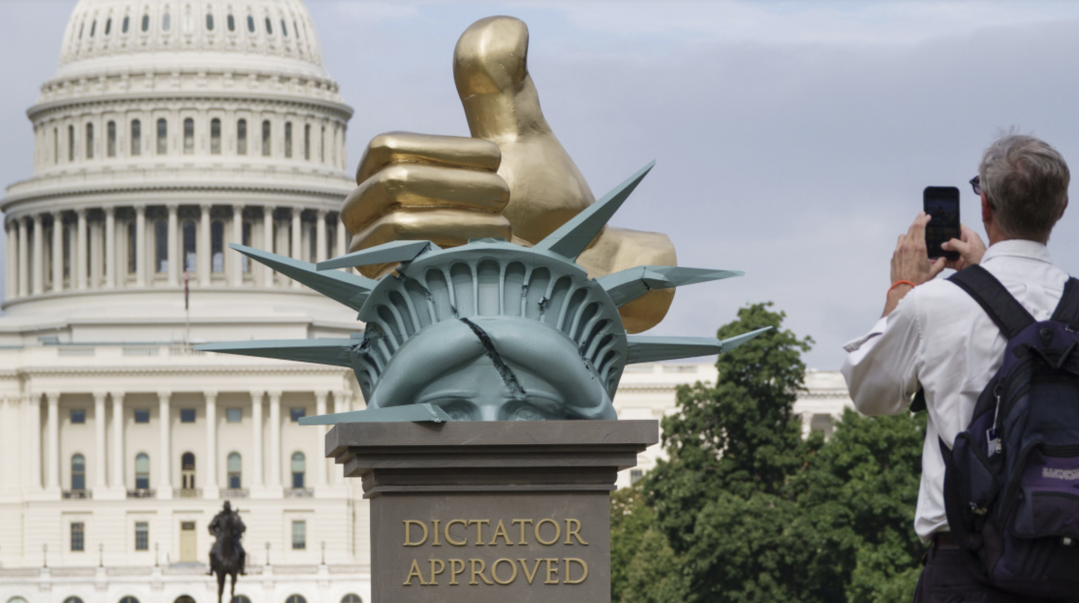 „Trump-szobor” Washingtonban | Fotó: képernyőmentés