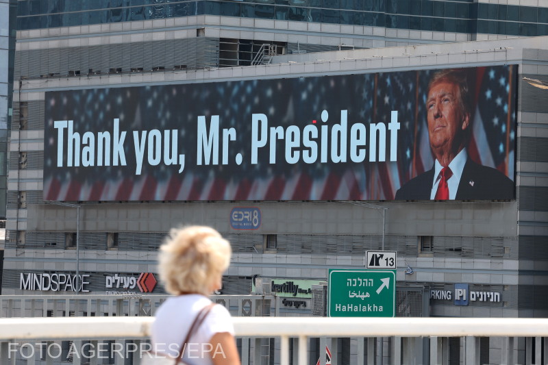 Hirdetőtábla Tel-Avivban, amelyen Donald Trump amerikai elnöknek köszönetet mondanak, 2025. június 22-én az Irán elleni támadás után. | Fotó: Agerpres/EPA