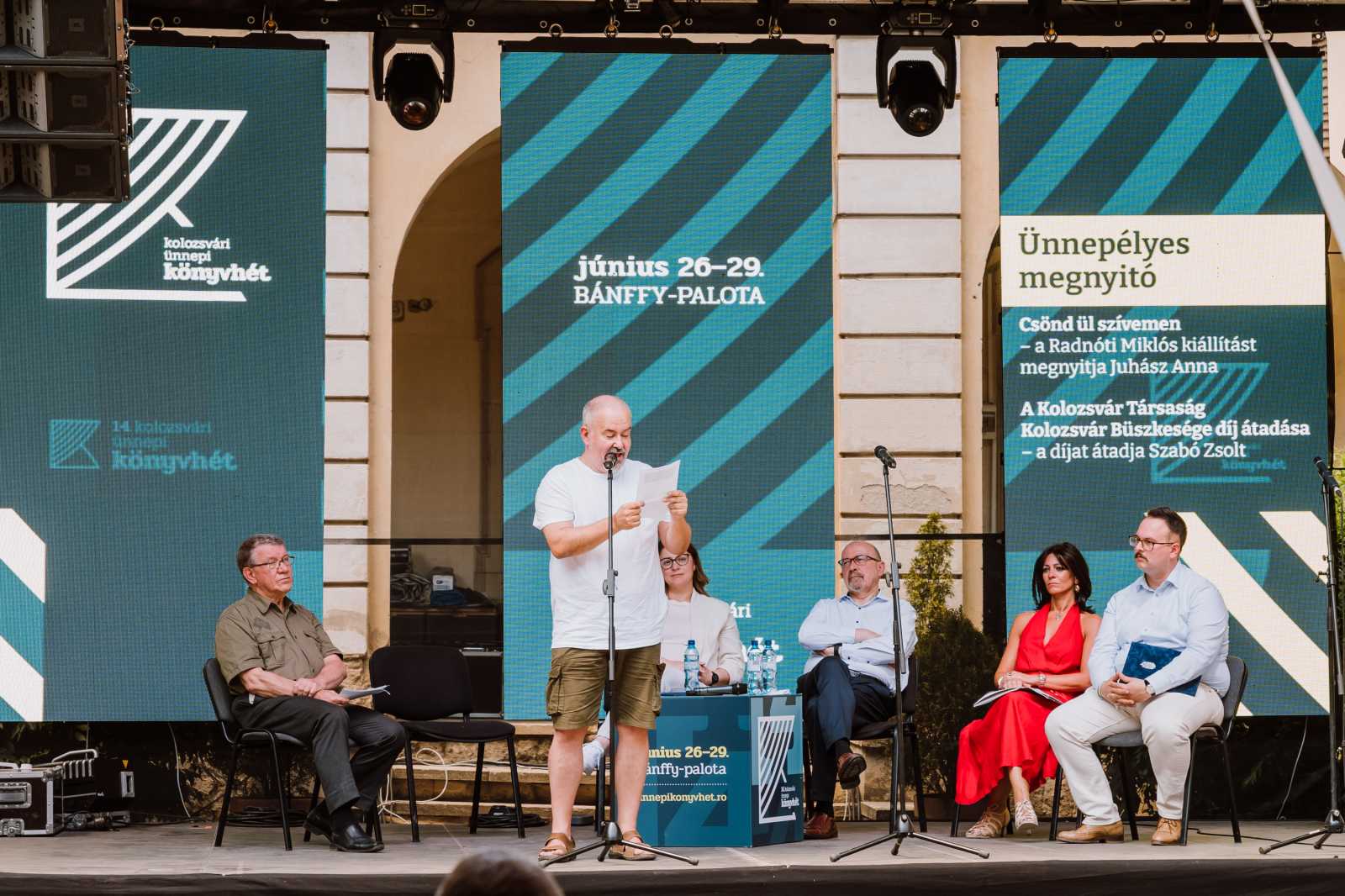 Szántai János, az Erdélyi Magyar Írók Ligájának elnöke.