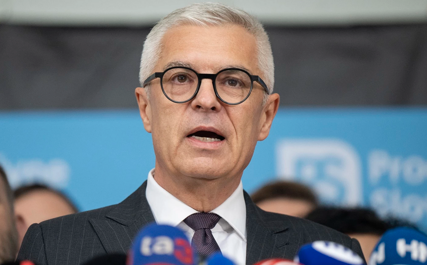 A Szijjártó Pétert Pozsonyban számon kérő és fenyegető Ivan Korčok 2021. október 5-én l Fotó: Új Szó/Somogyi Tibor