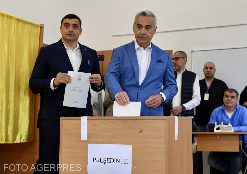 Călin Georgescu és George Simion leadja szavazatát. | Fotó: Agerpres
