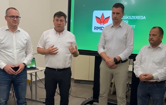 A csíki RMDSZ-es politikusok az éjszaka tartottak sajtótájékoztatót | Fotó: képernyőmentés