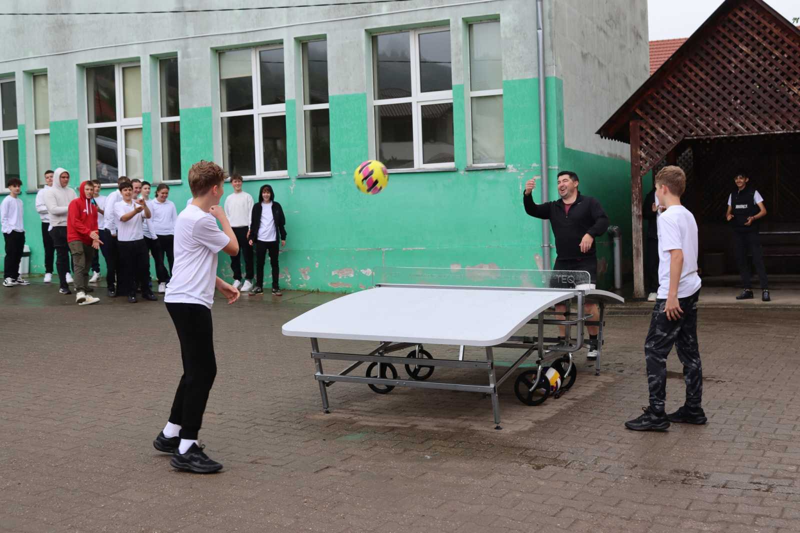 Elmagyarázták nekik a szabályokat, és már játszodtak is | Fotó: Kulcsár Mária