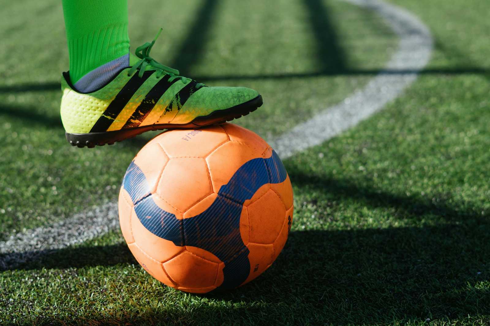 Futballklub törvénytelen finanszírozásával vádolják a volt menedszert | Illusztráció: Pexels