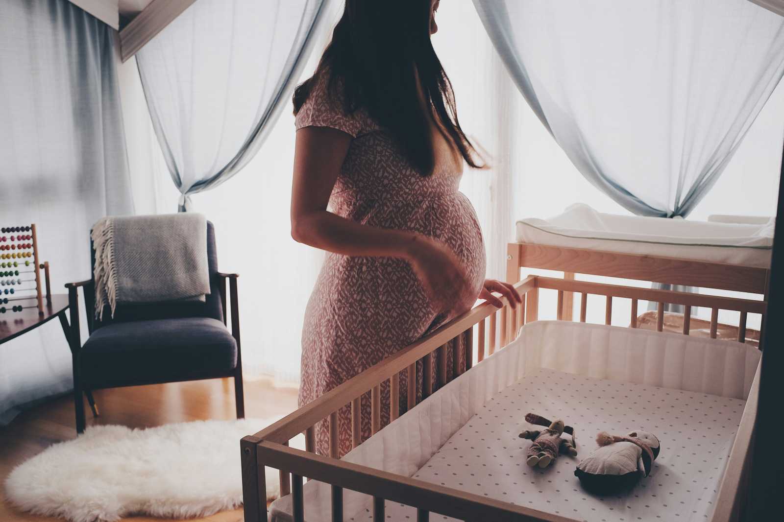 Ha túl sok a „mi lesz, ha” kezdetű kérdés a várandós nőben, és nem tud megnyugodni, az már felkiáltójel lehet. | Fotó: Unsplash