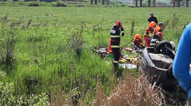 Két súlyosan sérült utast sikerült kiemelni. | Fotó: Cluj24