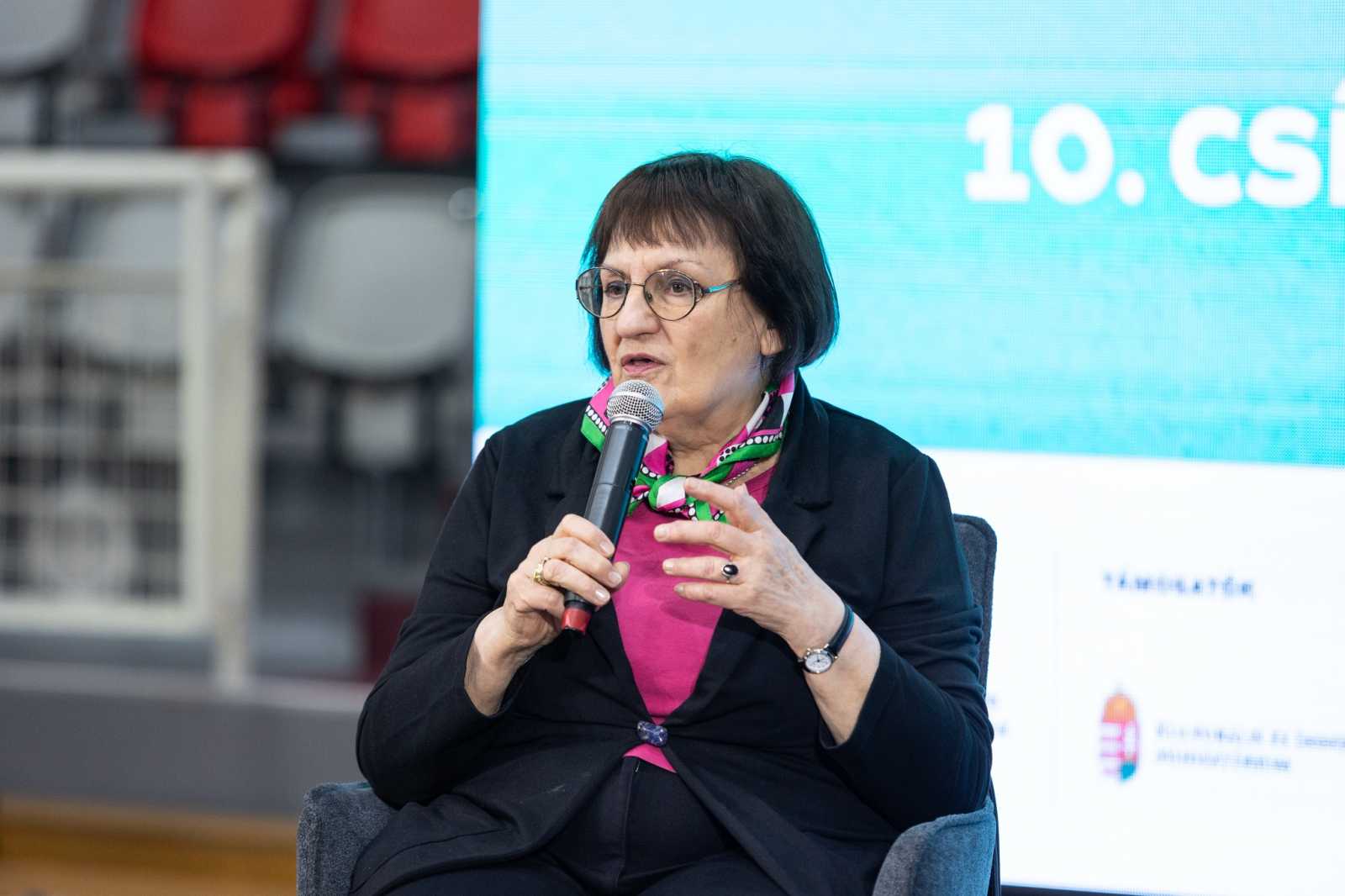 Balla Zsófia a Csíkszeredai Könyvvásár meghívottjaként érkezett Erdélybe. Haza./ Fotó: Csíkszeredai Könyvvásár