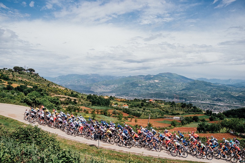 A legendás olasz háromhetes körverseny résztvevőit váratlan esemény zavarta meg | Fotó: Giro d'Italia Facebook oldala 