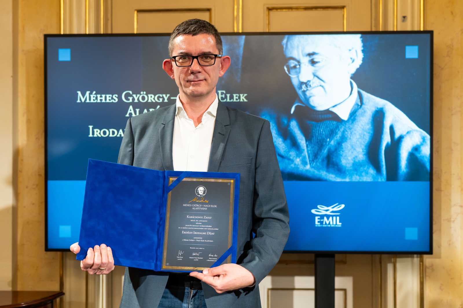 Karácsonyi Zsolt, az Erdélyi Irodalmi Díj kitüntetettje.