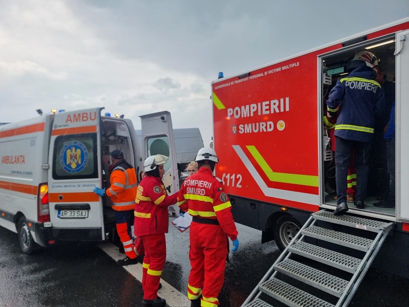 Tizenegy személyt érintett a baleset | Fotó: Arad megyei katasztrófavédelem
