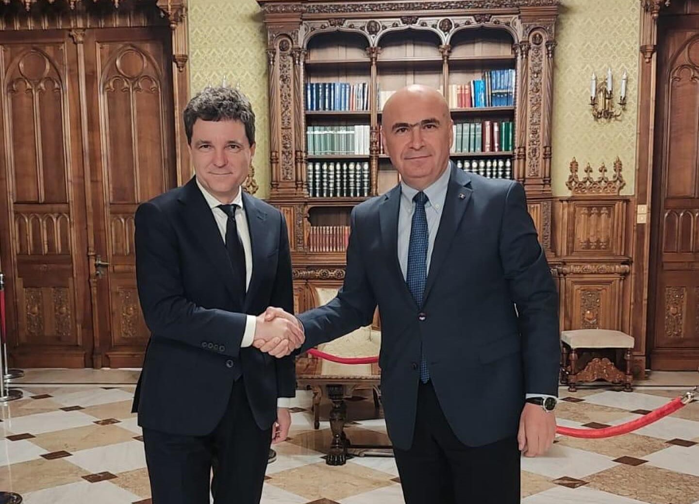 Az ügyvivő és a megválasztott elnök | Fotó: Nicușor Dan Facebook oldala
