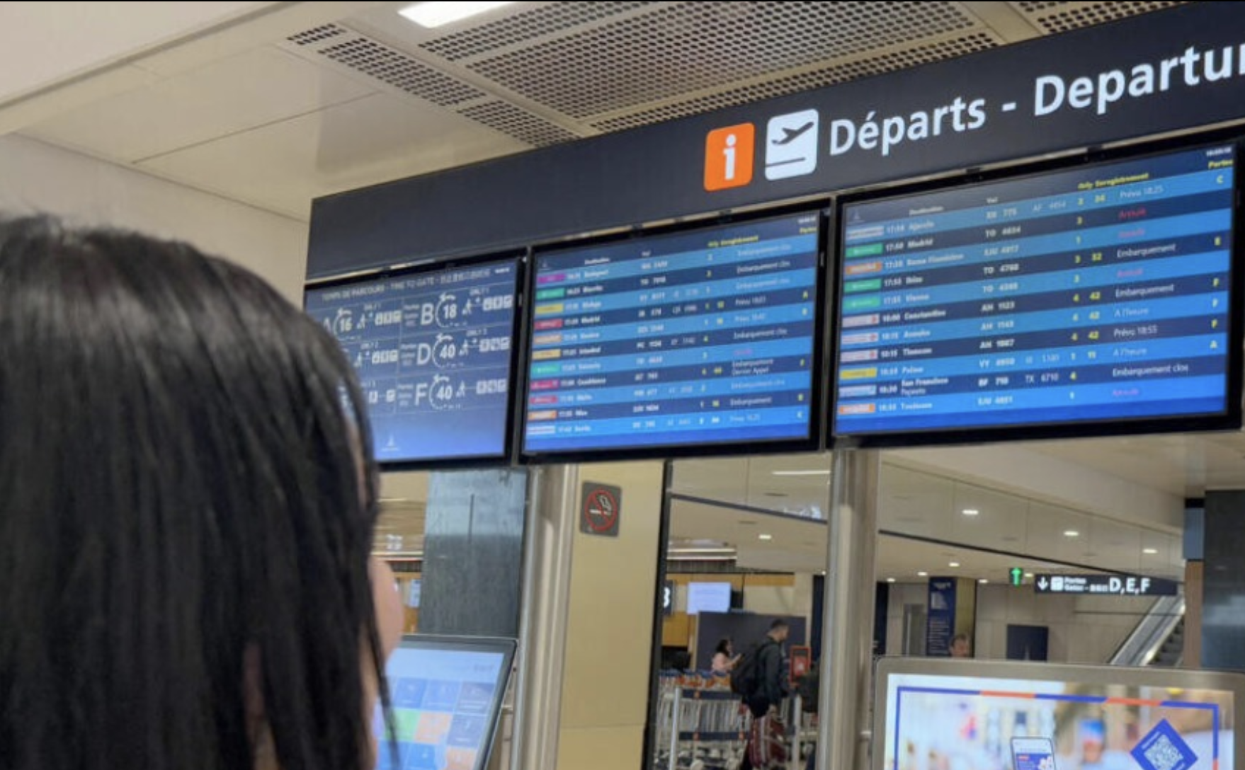 A párizsi Orly repülőtéren több mint száz járatot érintett a forgalomirányítási rendszer meghibásodása | Fotó: Hirado.hu/képernyőmentés  