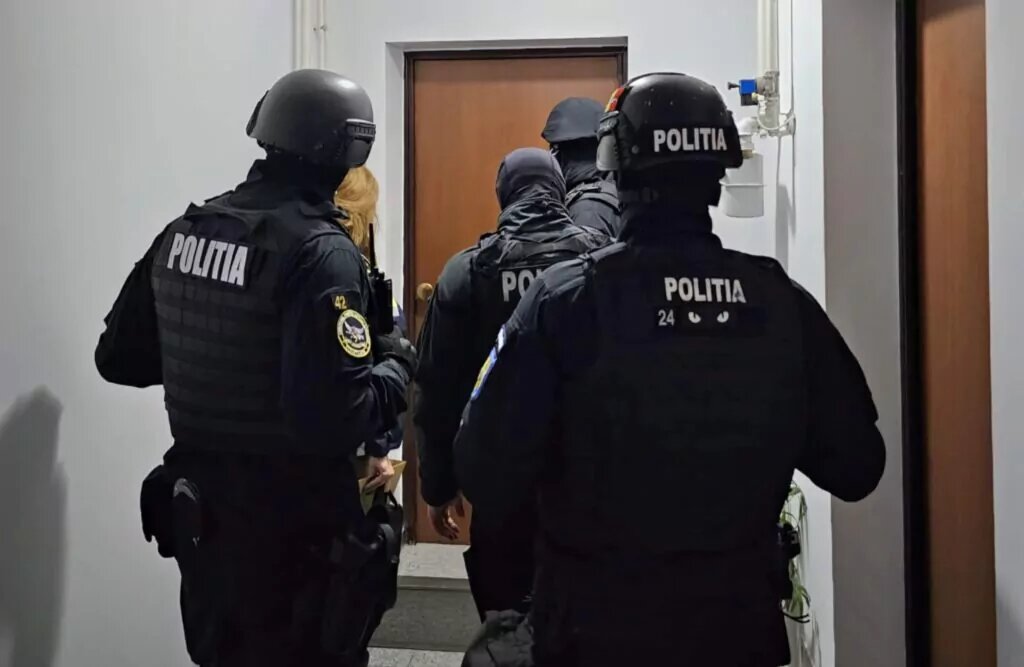 Összesen 39 házkutatást tartottak | Illusztráció: Román Rendőrség