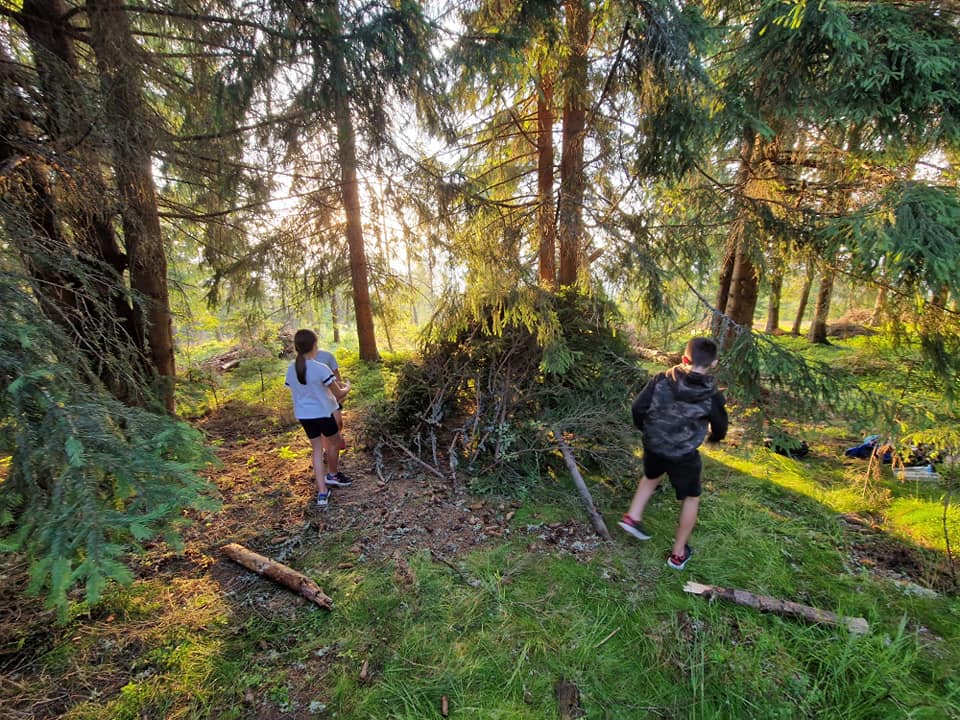 Igazi kalandtáborra kell készülni, akár a szabad ég alatti éjszakázással. | Fotó forrása: a Bivouac Adventures Facebook-oldala