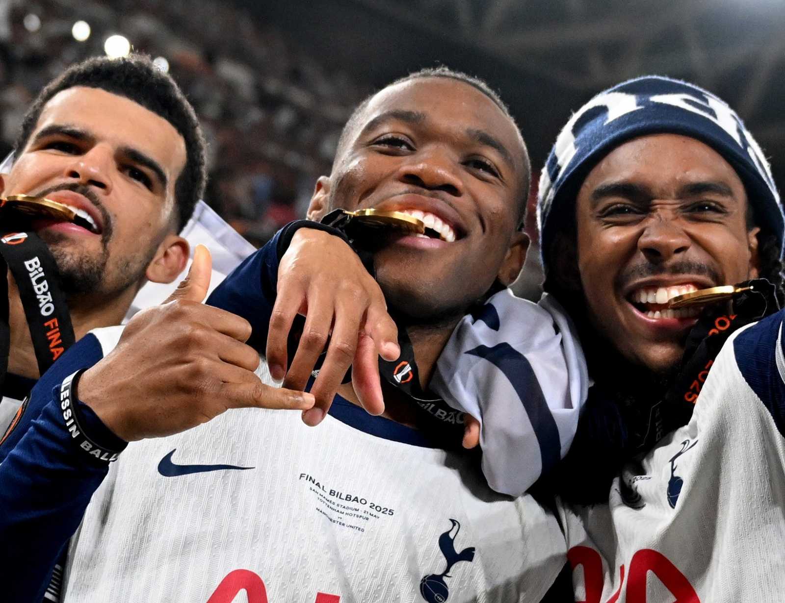 Elsőre nem mindenkinek jutott az éremből | Fotó: Tottenham Hotspur/Facebook