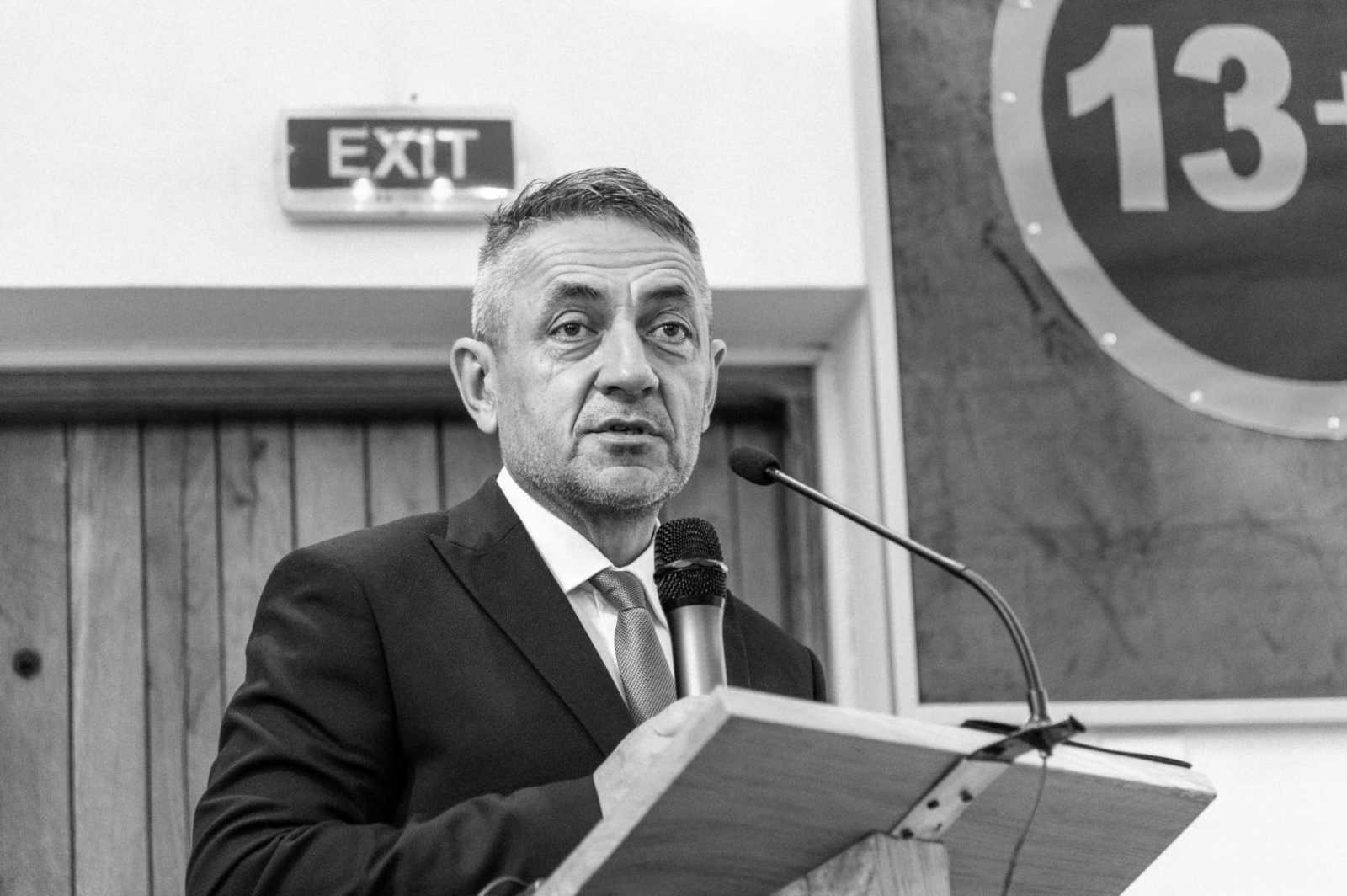 Emléktáblát avatnak. | Fotó: MTI