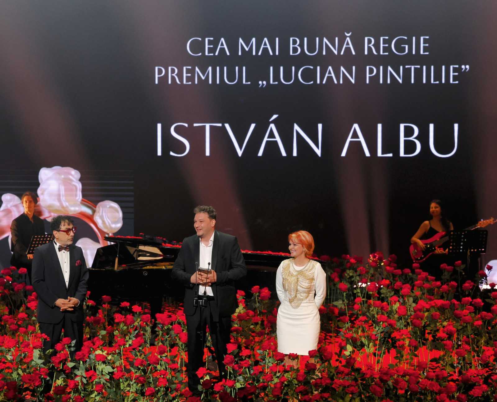 Albu István is a díjazottak között volt | Fotó: Facebook/Uniter