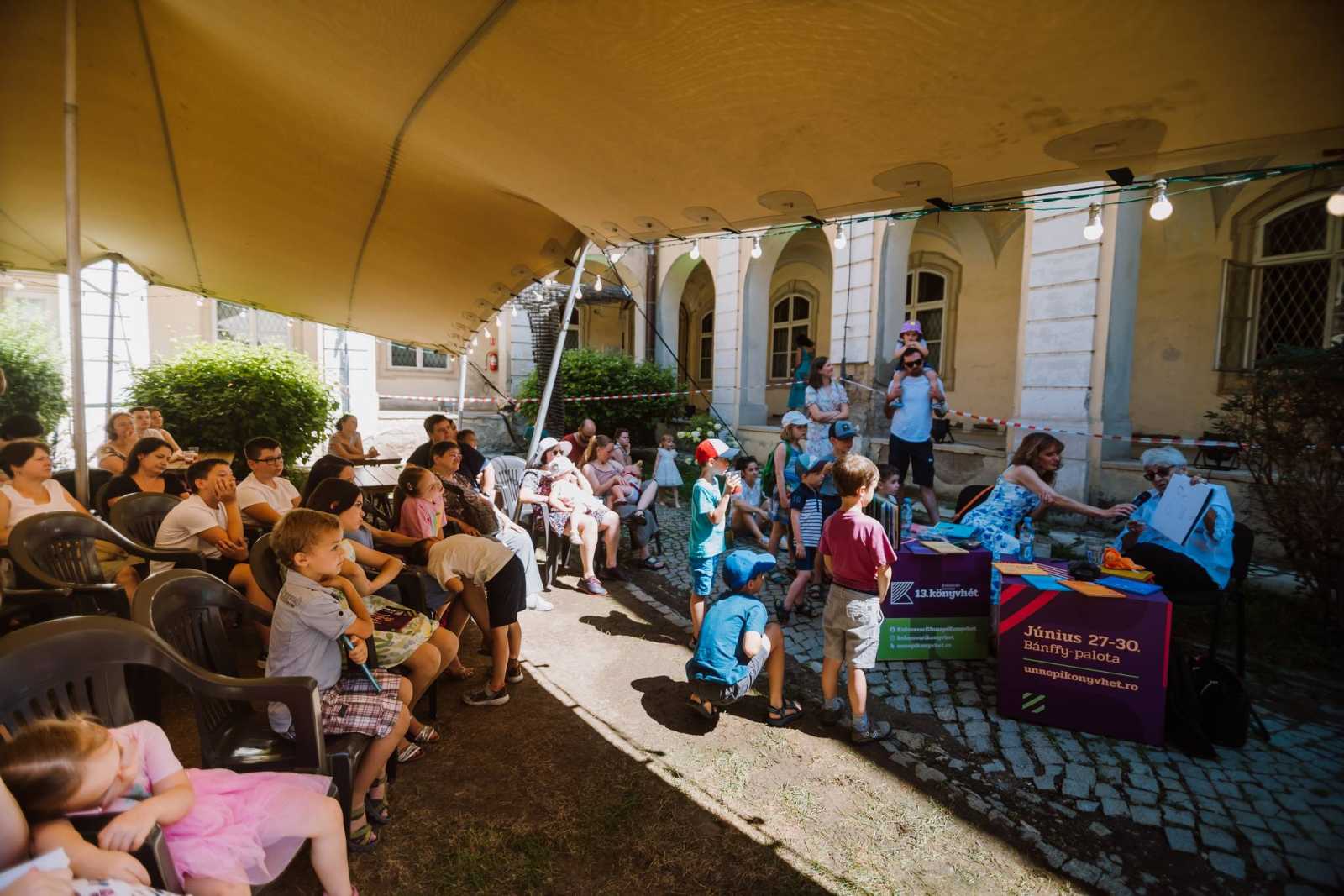 Minden évben számos gyerekenek szóló program is van. Tavaly Marék Veronikával is találkozhattak.