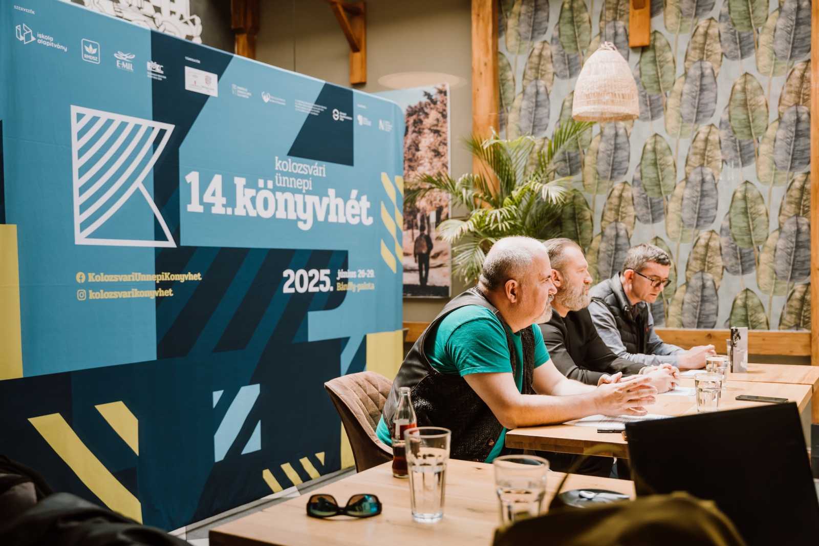 Szántai János a Bulgakov kávézóban zajló rendezvényeiket ismertette. 