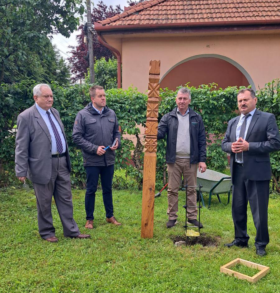 Felállították a Kovács Ferenc emlékére készült kopjafát | Fotó: Kulcsár Mária