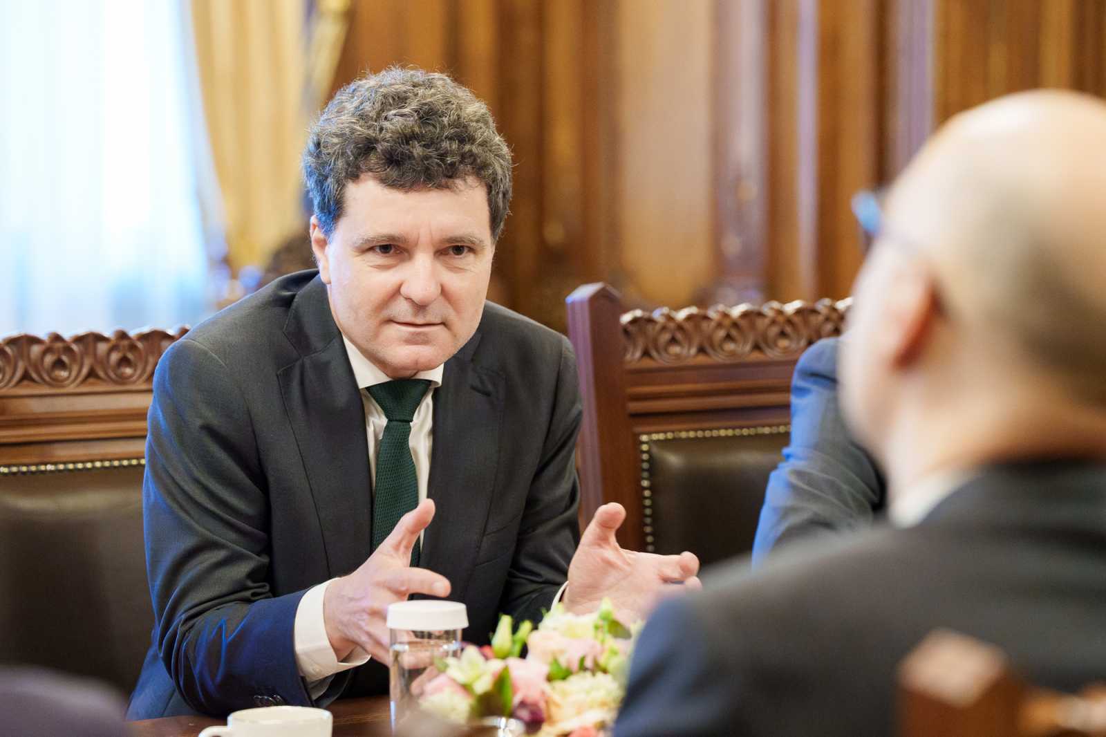Az üzleti szféra képviselőivel találkozott. | Fotó: presidency.ro