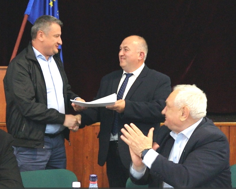 A várt pillanat, az átadás