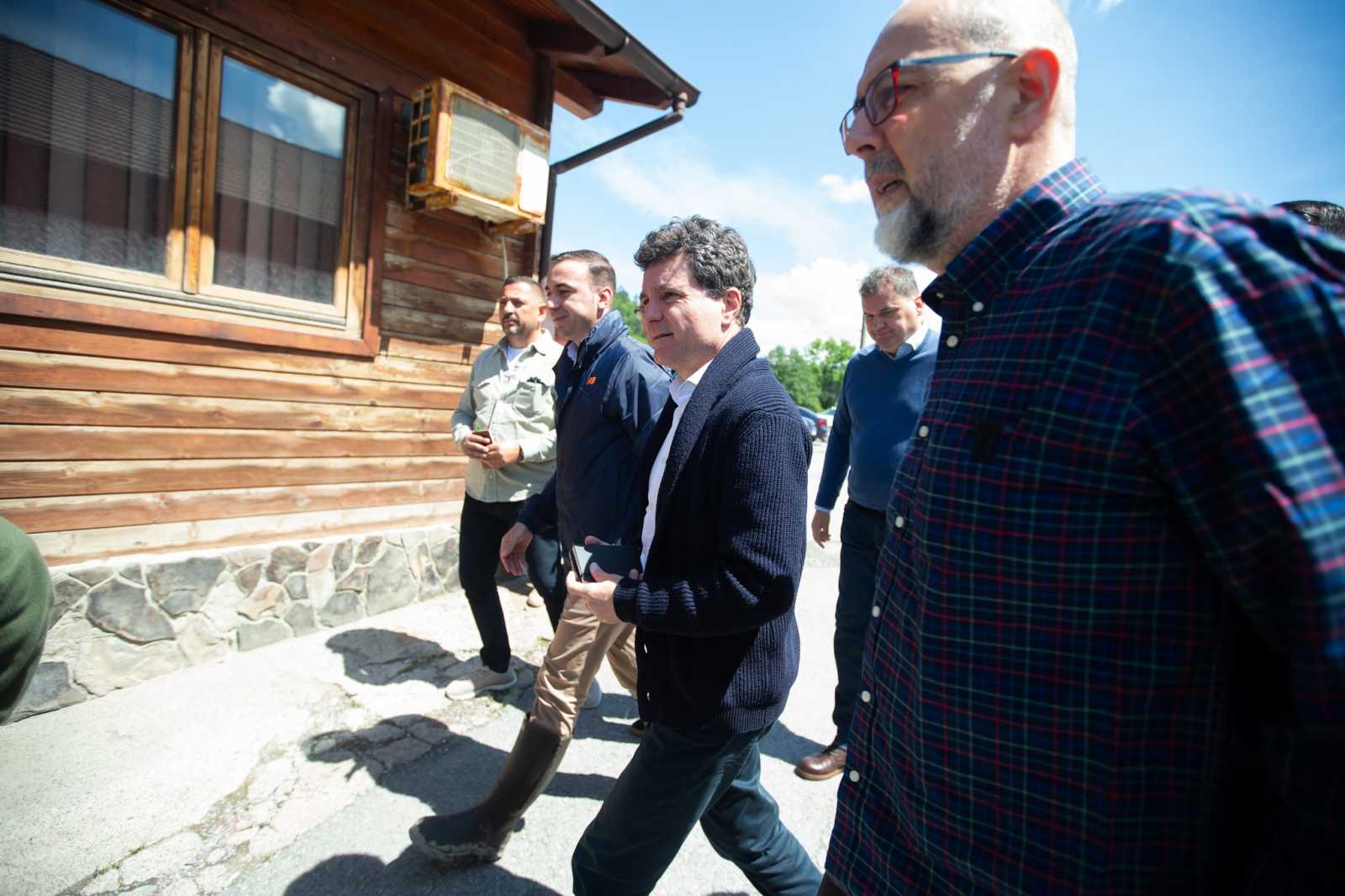 Megérkezett Parajdra az államfő. | Fotó: Kelemen Hunor Facebook-oldala