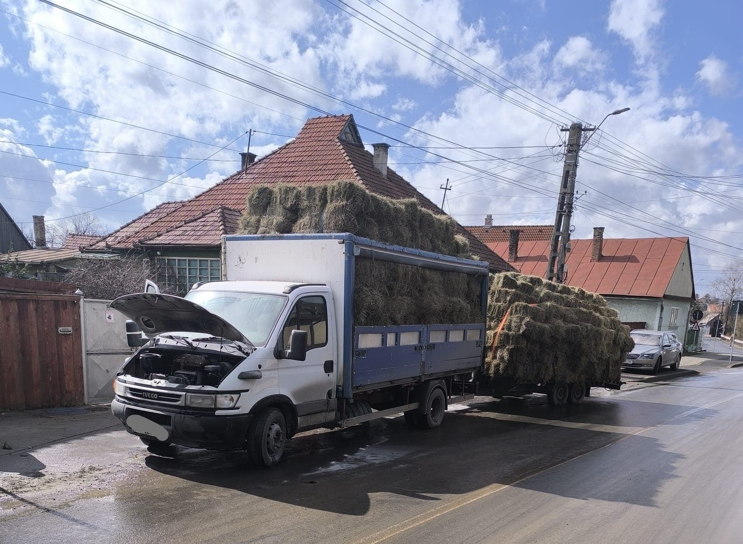 Csak a motor kapott lángra, a rakomány épen maradt | Fotó: ISU Harghita