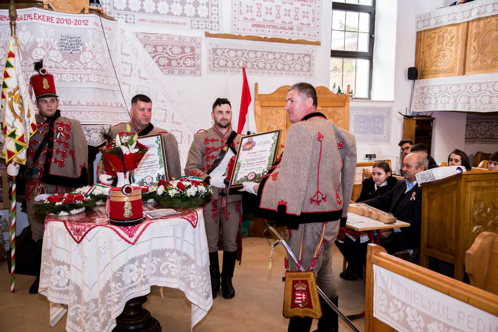 Előléptettek két huszárt is | Fotó: Kulcsár Mária