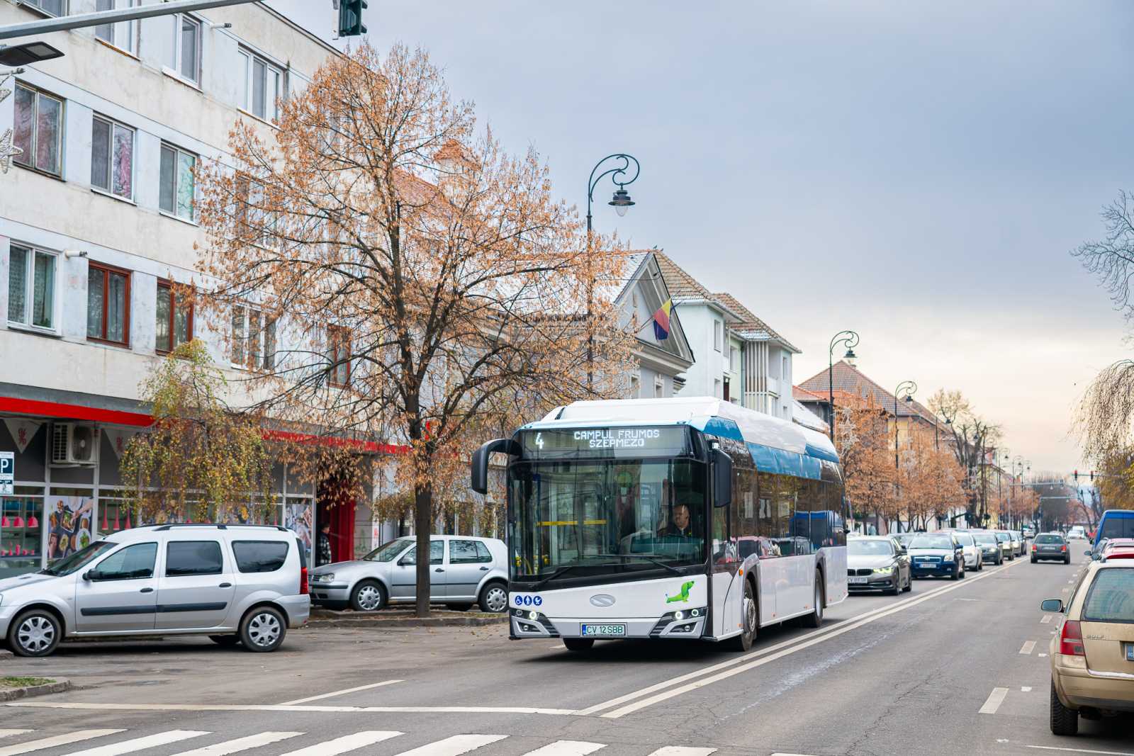 Hiába a parkolási rendszer, a modern közlekedési eszközök, az autók száma nem csökken | Fotó: Sepsiszentgyörgy Önkormányata