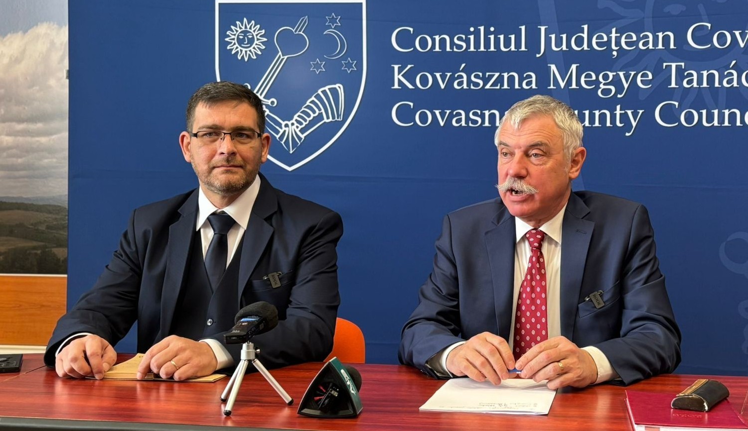 Gáj Nándor a gyerekek éve programot, Tamás Sándor a további beruházásokat ismertette | Fotó: Kovács Zsolt