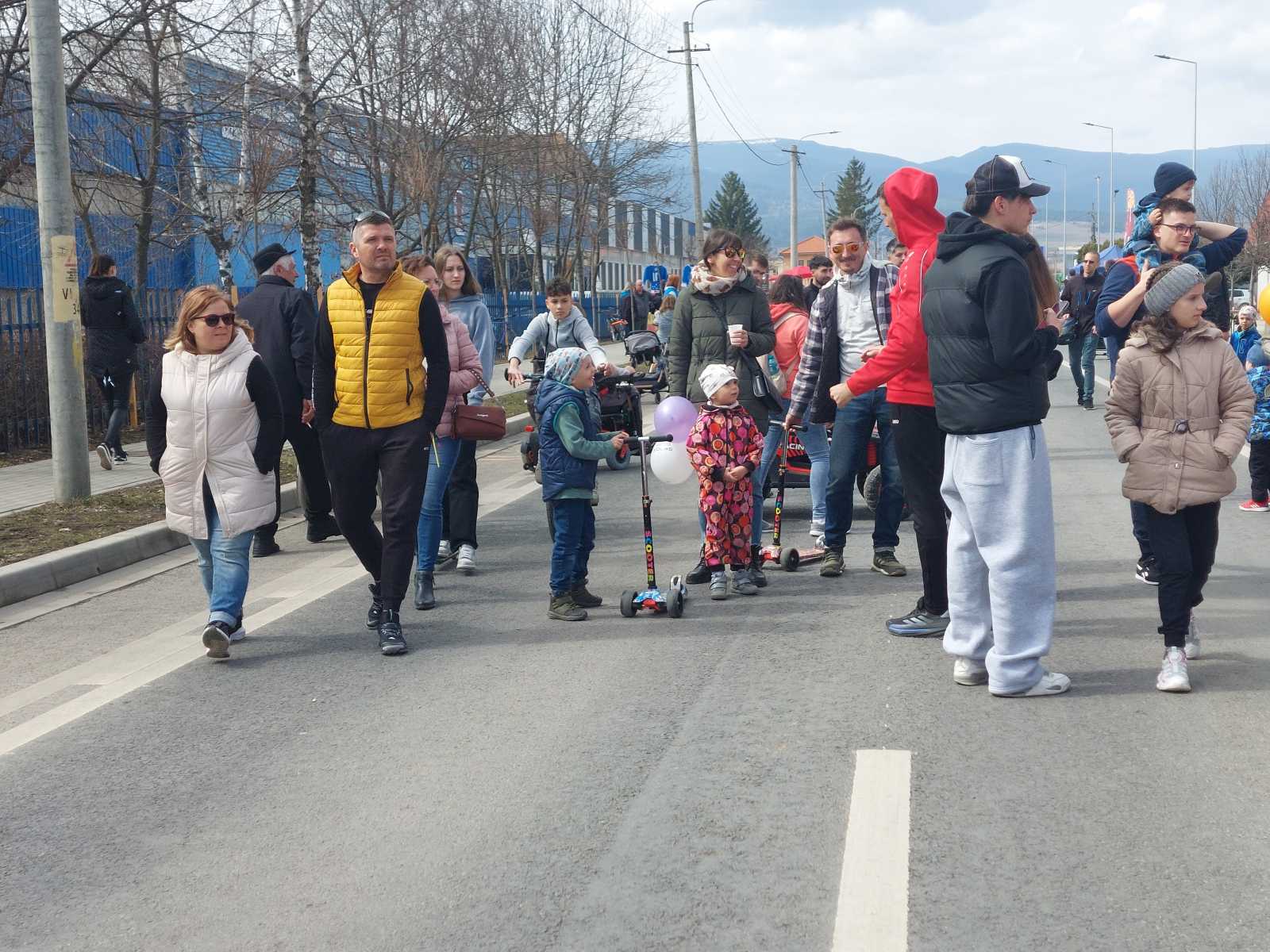 Népszerű volt a vasárnapi városi aszfalt-piknik.