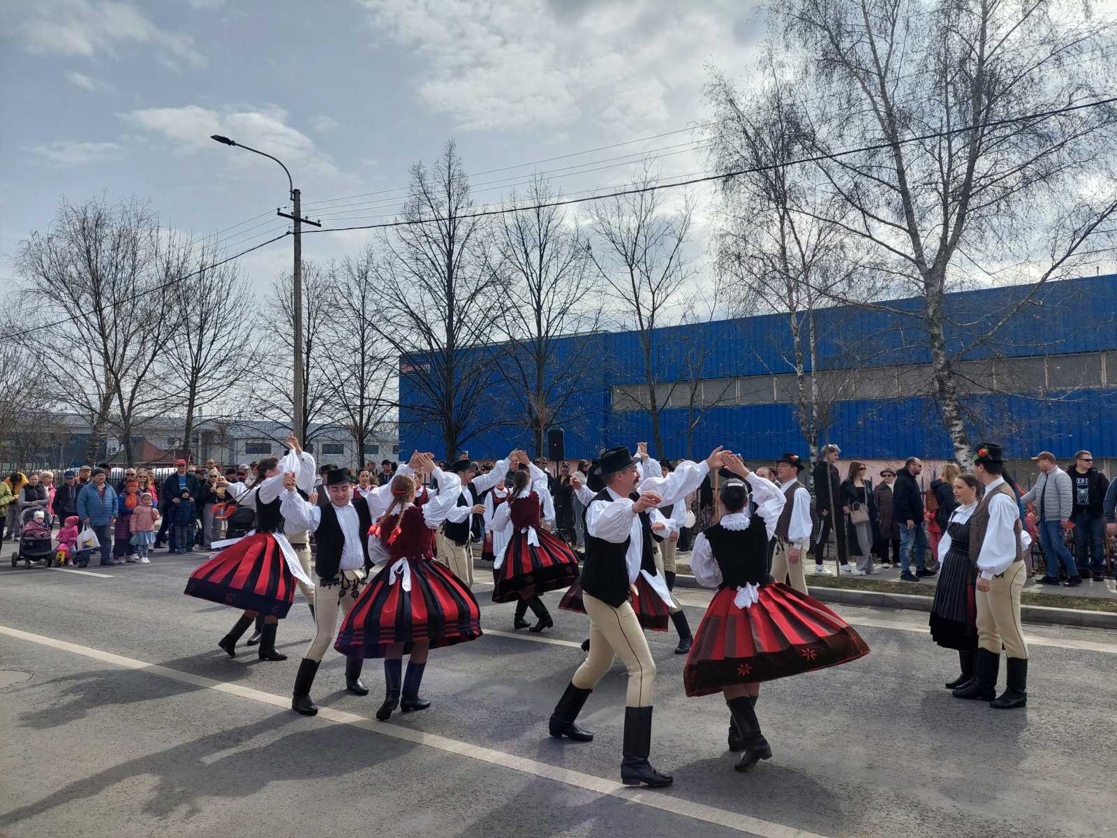 Tánc az aszfalton - A Hargita Néptáncszínház