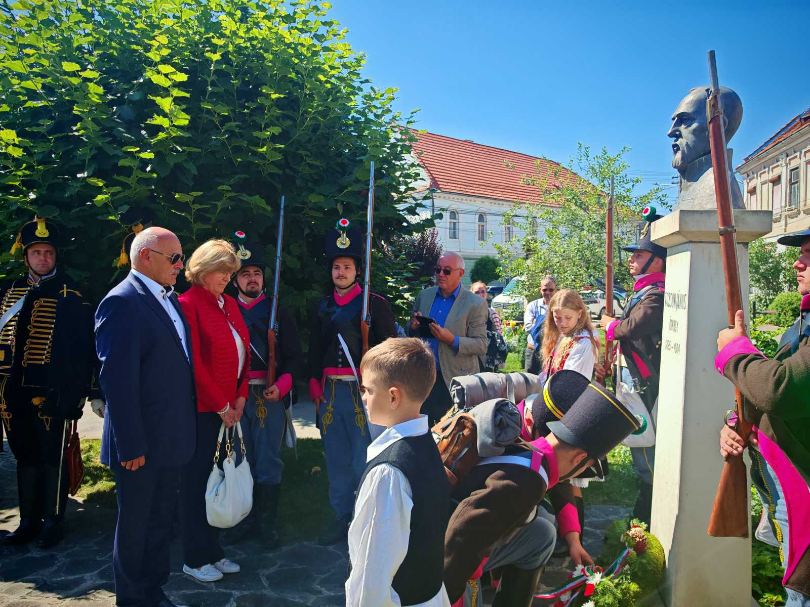 Koszorúz Tuzson Csaba