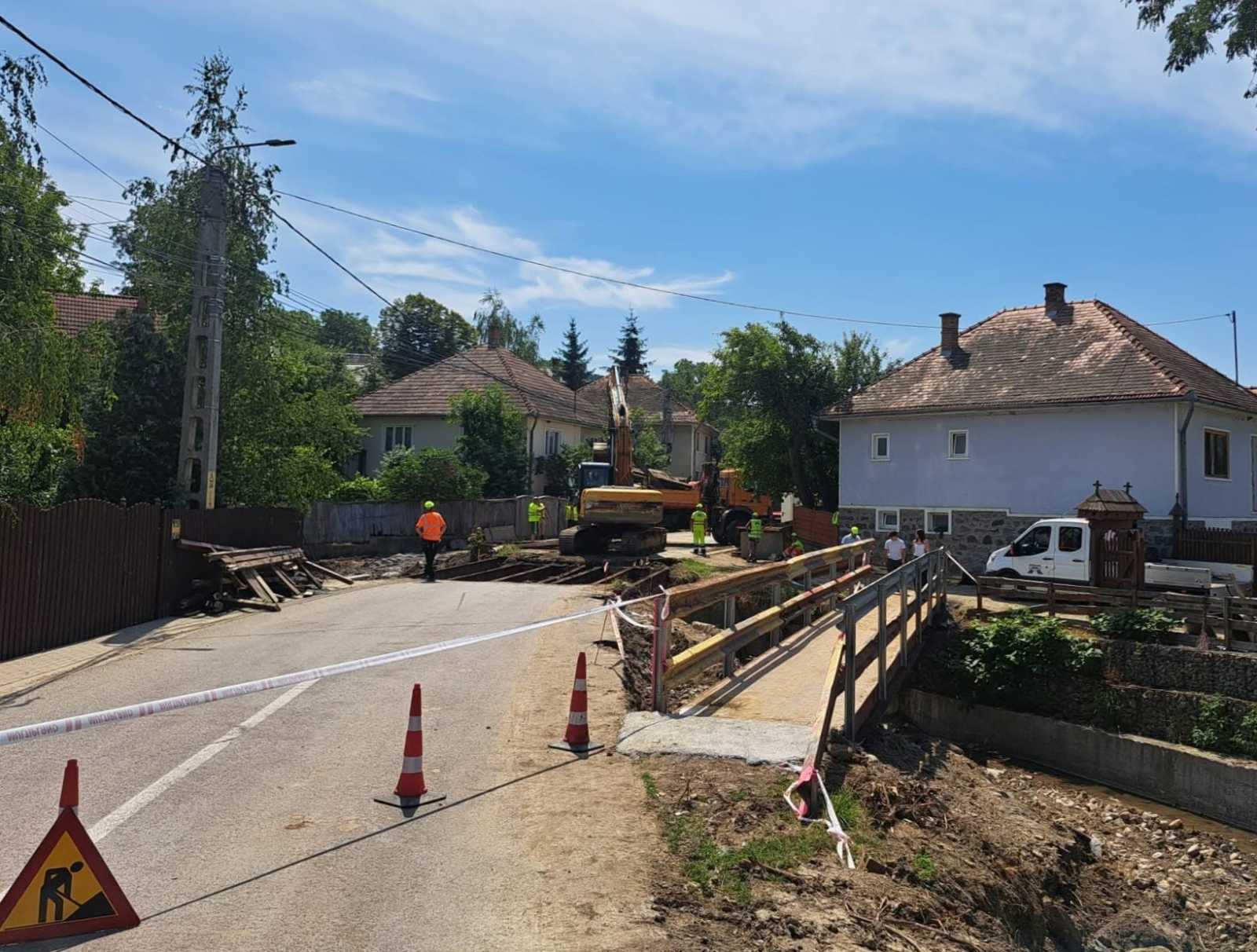 Hídépítés Székelyszentkirályon. A megyei utak karbantartásáért a Hargita Útkezelő Vállalat a felelős | Fotó: Bíró Barna Botond/Facebook
