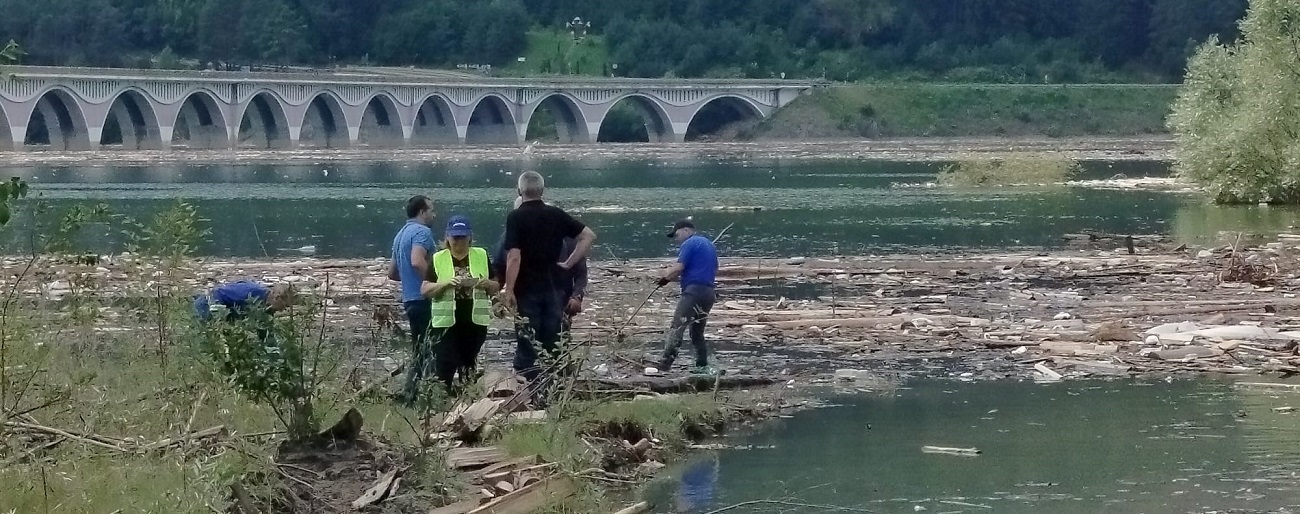 Veszélyes a hordalék | Fotó: Neamț megyei prefektúra Facebook oldala
