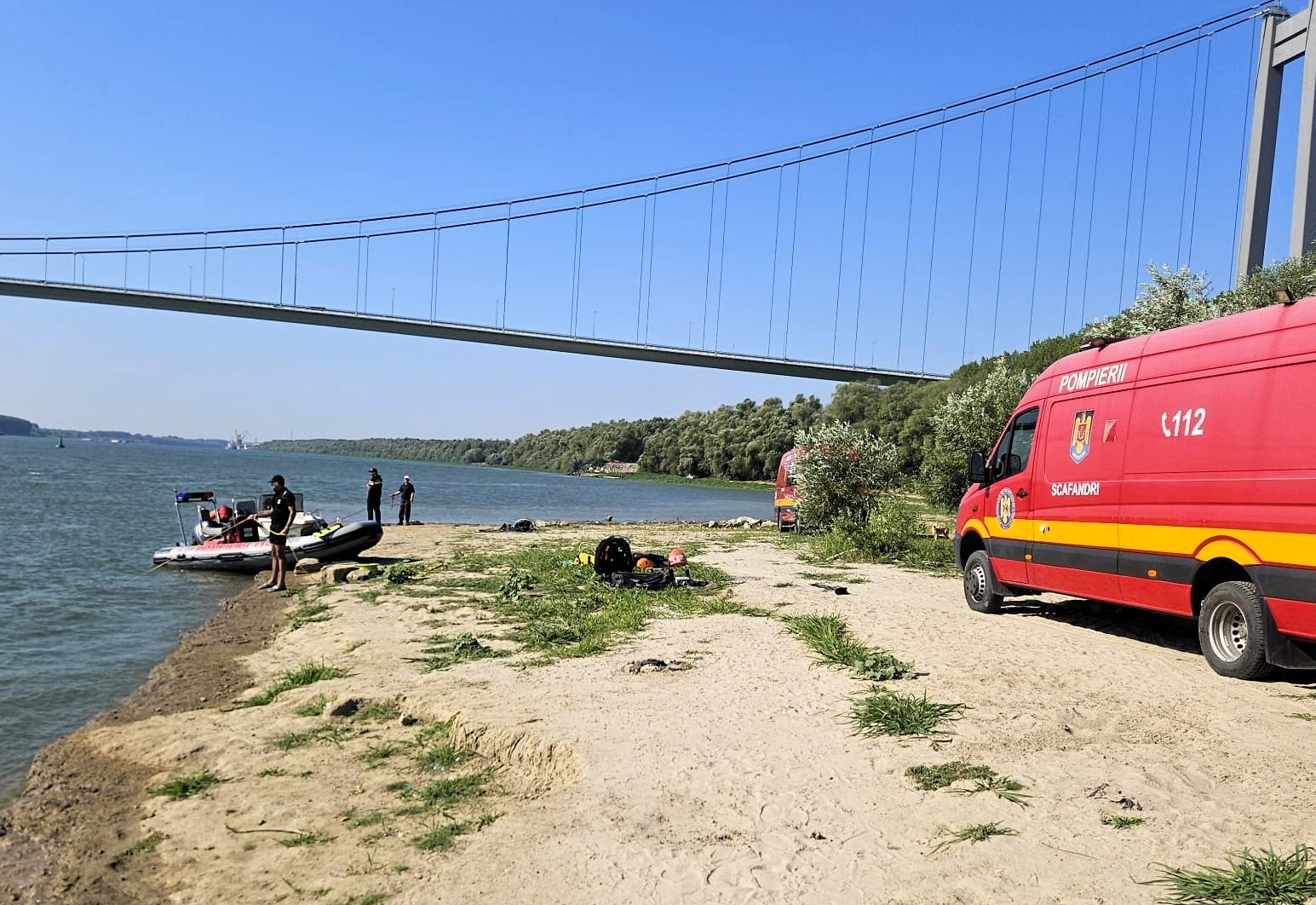 A katasztrófavédelem búvárok segítségét is kérte az akcióhoz | Fotó: ISU Brăila