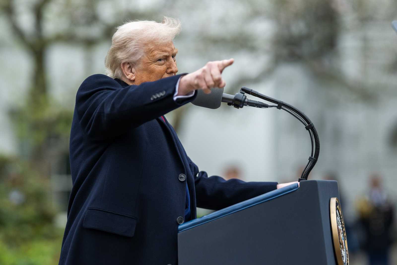 Levágják a forrásokat | Fotó: Trump Facebook oldala