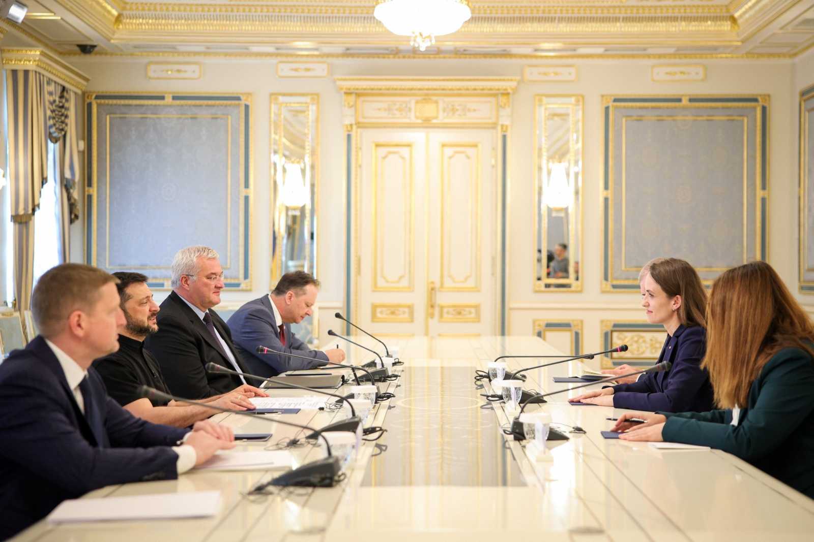 Oana Țoiu külügyminiszter csütörtökön Kijevben tárgyalt Volodimir Zelenszkij ukrán elnökkel | Fotó: Oana Țoiu Facebook oldala