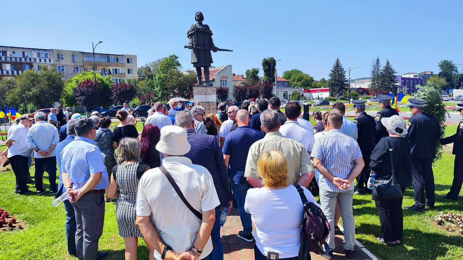 Őrzik az egykori hadvezér emlékét. | Fotó: Vajdahunyad városháza