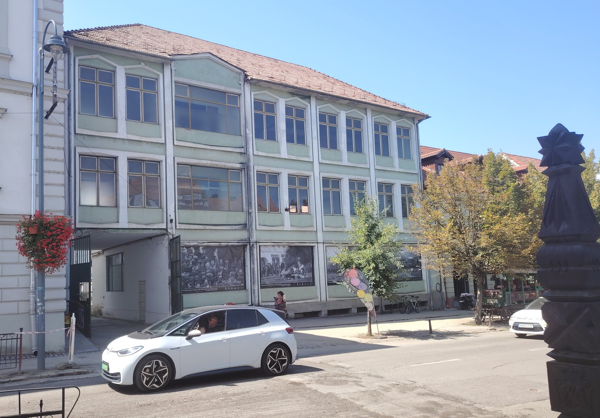 A volt Akarat Szövetkezet épülete a városközpontban