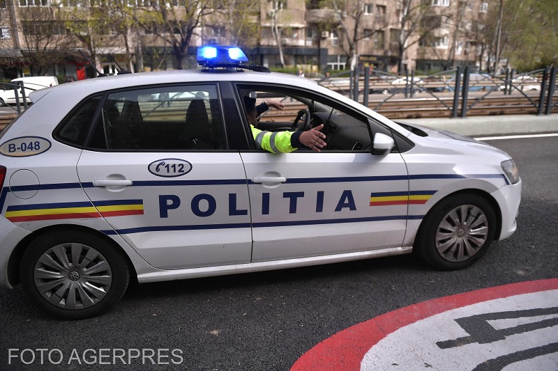 Feltartóztattak 459 személyt, illetve lefoglaltak 35 járművet és 54 okmányt | Fotó: Agerpres