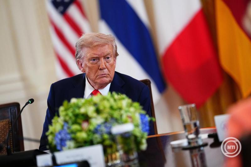 Trump a hétfői találkozók végén felhívta Putyint Fotó: MTI
